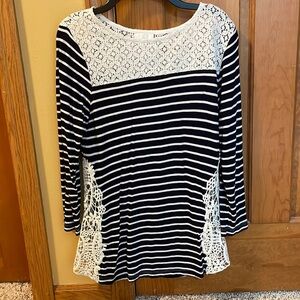 Striped quarter length sleeve top